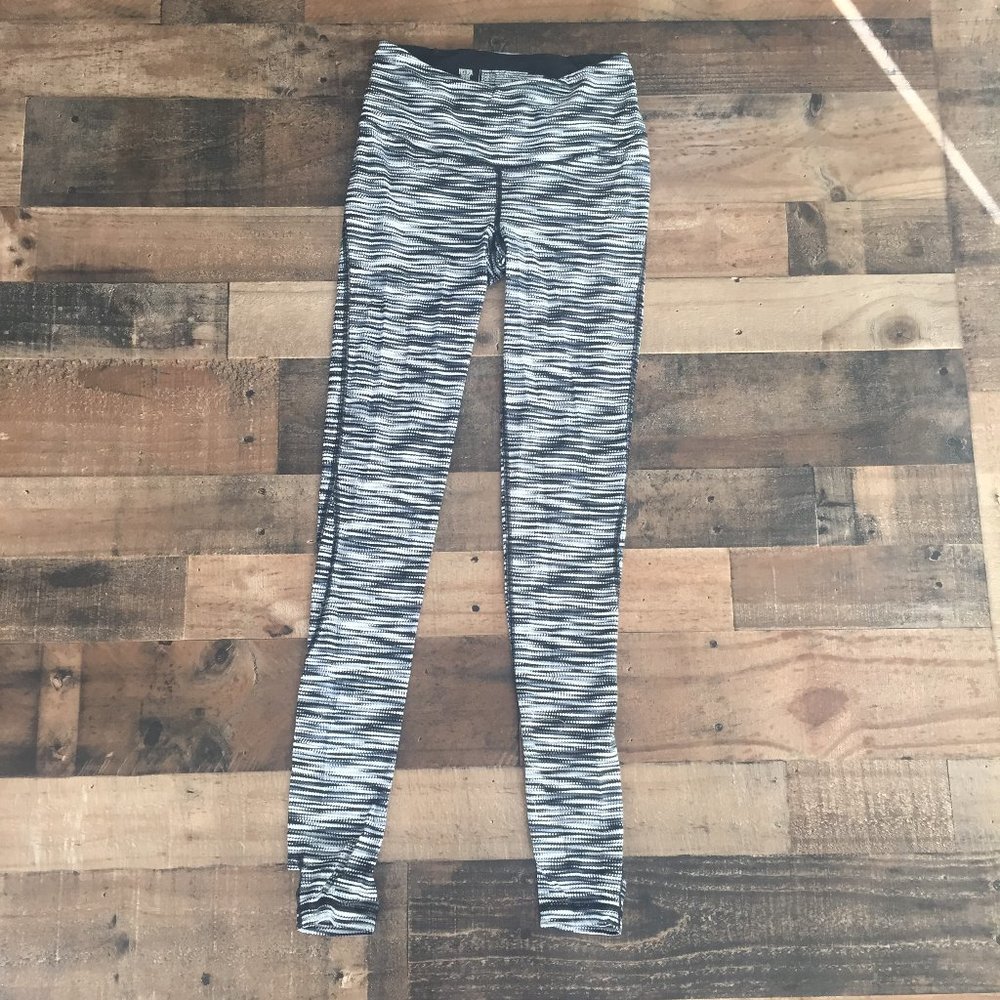 Victoria SPORT High Waisted Legging Black Small - Picture 1 of 8